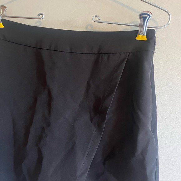 Sincerely Jules Black stretch soft shorts with skirt overlay size medium - Picture 4 of 7